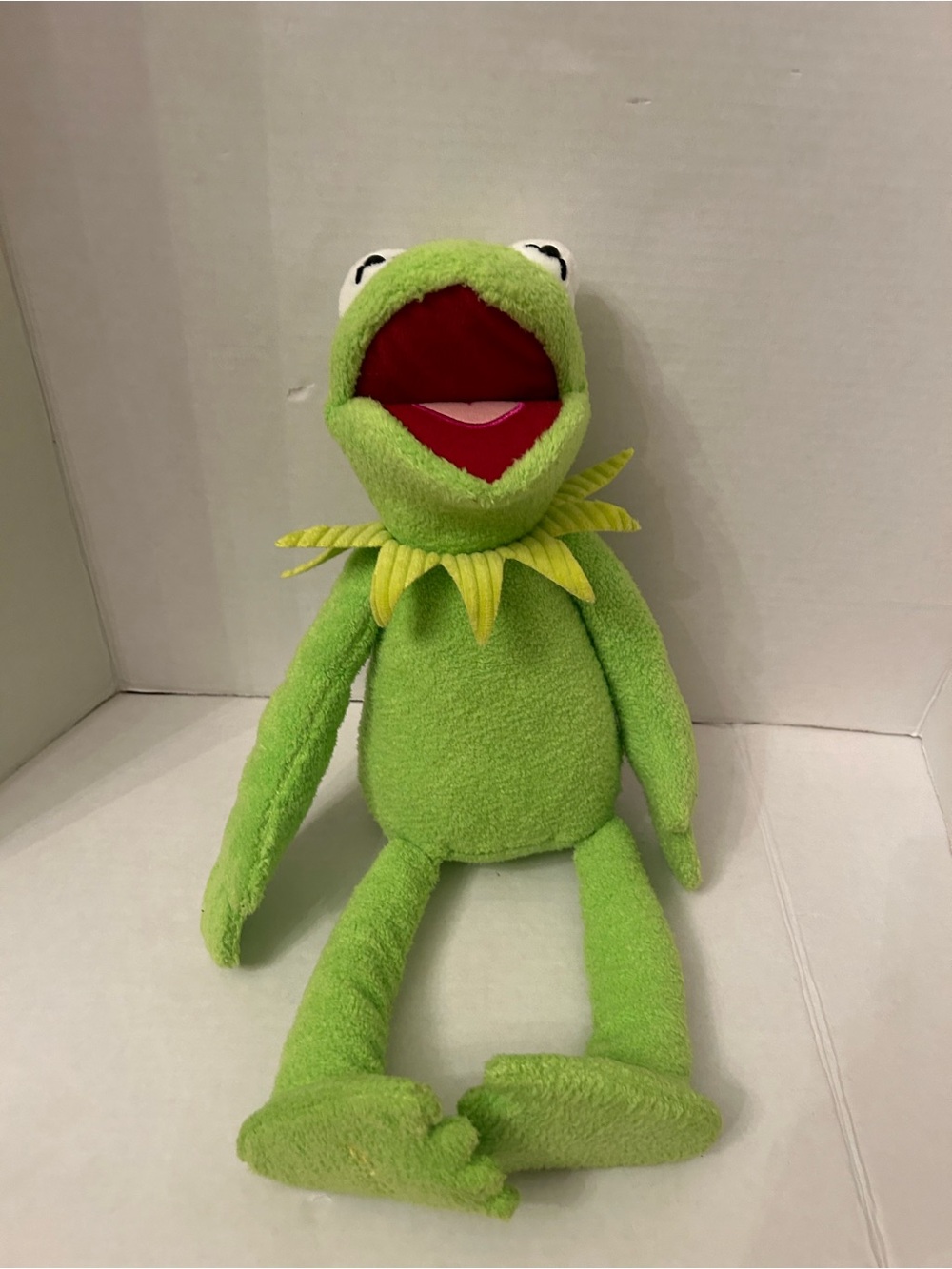 Disney Scentsy Disney Kermit  muppet 
The Frog